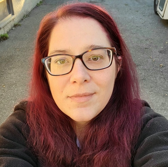 Meet your Posher, Jennifer - Picture 1 of 1